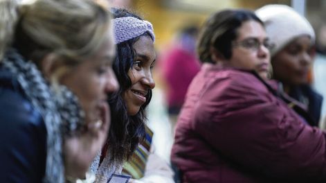Búsqueda | Participantes de las jornadas de formación contra el racismo del Inju en 2022. Foto: Javier Calvelo / adhocFOTOS