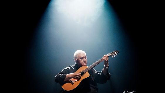 Julio Cobelli en homenaje a Zitarrosa el 10 de marzo 2026.