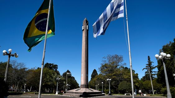 La frontera de Uruguay y Brasil en la ciudad de Rivera La frontera de Uruguay y Brasil en la ciudad de Rivera