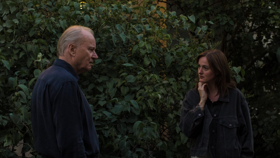 Stellan Skarsgård y Renate Reinsve en Sentimental Value. Stellan Skarsgård y Renate Reinsve en Sentimental Value.