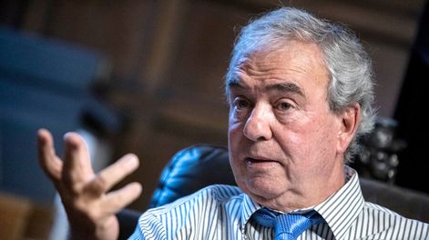 Luis Alberto Heber en su despacho del Ministerio del Interior durante la entrevista con Búsqueda. Foto: Mauricio Zina / adhocFOTOS