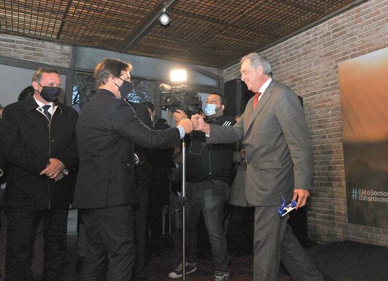 El presidente Lacalle Pou participó de la inauguraciuón del stand del Ministerio de Ganadería y realizó varias visistas al predio de la Expo Prado. Foto: Presid