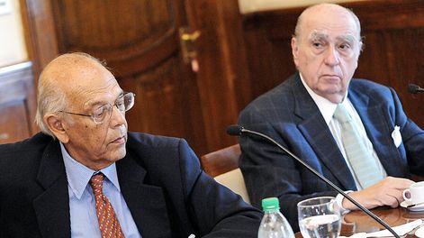 Búsqueda | Jorge Batlle y Julio María Sanguinetti, históricos líderes, en 2016. Foto: Javier Calvelo, adhocFOTOS