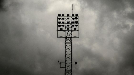 Red lumínica cancha de fútbol. Foto: Javier Calvelo / adhocFOTOS Red lumínica cancha de fútbol. Foto: Javier Calvelo / adhocFOTOS