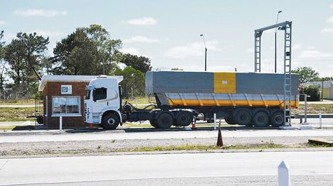 Las infracciones más leves cometidas en el uso de la red vial por los transportistas de carga no fueron sancionadas en los últimos tiempos. Foto: MTOP