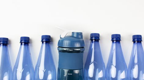 Búsqueda | close-up-sustainable-bottle-alternatives.jpg