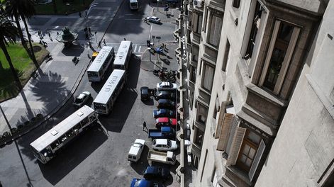 Vista aérea de Montevideo. Foto: Santiago Mazzarovich / adhocFOTOS