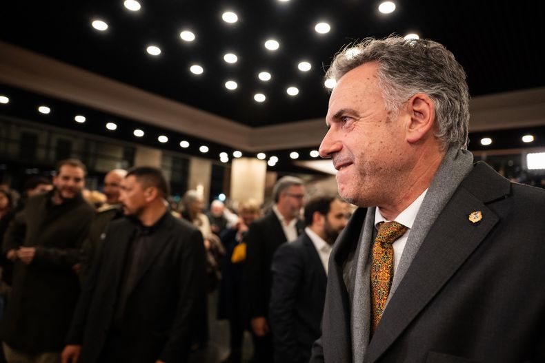 Yamandú Orsi durante el lanzamiento del “diálogo social” en el Auditorio del Sodre&nbsp;