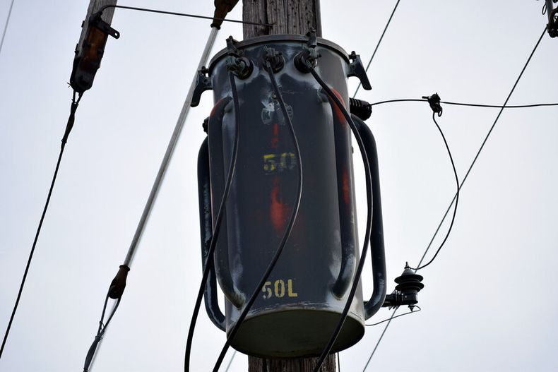 imagen de Apelando a nuevas estrategias de seguimiento y capacitación, UTE aspira a eliminar los miles de hogares “colgados” de la luz