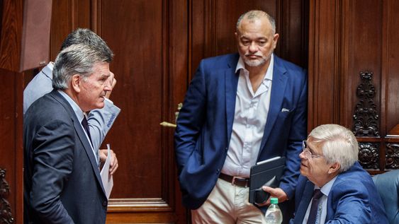 Pedro Bordaberry y Tabaré Viera, los dos senadores de Vamos Uruguay. Pedro Bordaberry y Tabaré Viera, los dos senadores de Vamos Uruguay.