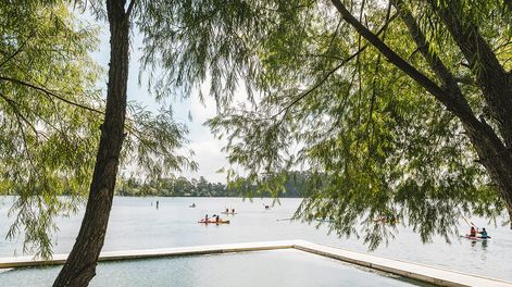 ¿Cuál es el atractivo de los lagos de Carrasco y Canelones?
