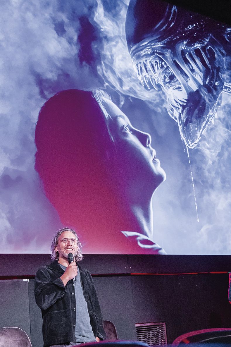 Director de Alien: Romulus Federico Álvarez presentando la película