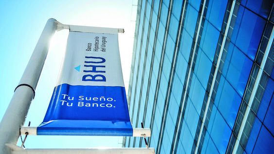 Sede del Banco Hipotecario. Foto: Javier Calvelo / adhocFOTOS Sede del Banco Hipotecario. Foto: Javier Calvelo / adhocFOTOS