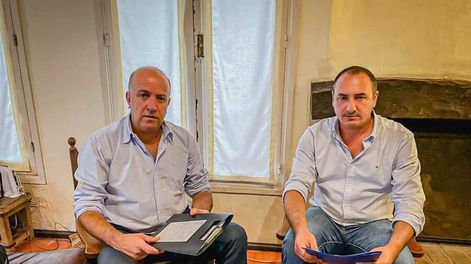 El senador Germán Coutinho y el presidente de la Comisión Técnica Mixta de Salto Grande, Carlos Albisu. Foto: Diario Cambio.