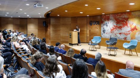 Patricia Campos Mello: para combatir la desinformación es clave ampliar el alcance del periodismo de calidad