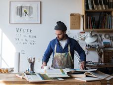 Oliver Jeffers, artista, escritor e ilustrador australiano de más de 20 libros infantiles. Oliver Jeffers, artista, escritor e ilustrador australiano de más de 20 libros infantiles.