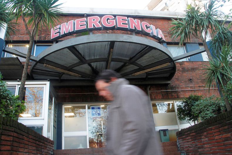 imagen de Médicos de las puertas de Emergencia trabajan sobrecargados, dicen que falta personal y reclaman una dotación mínima en el área