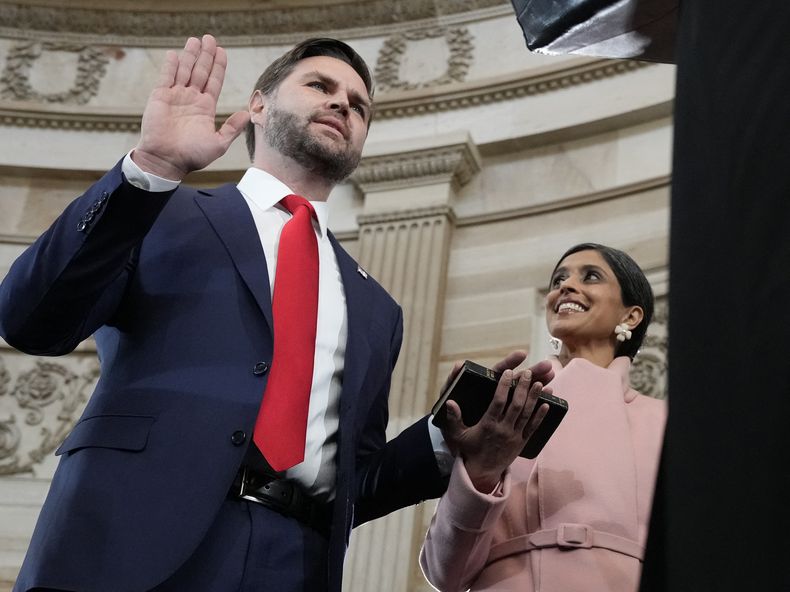 J.D. Vance jura su cargo como vicepresidente de Estados Unidos; con 40 años, es el tercero más joven de la historia de ese país