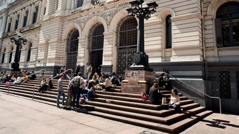 Fachada de la Facultad de Derecho de la Universidad de la República&nbsp;