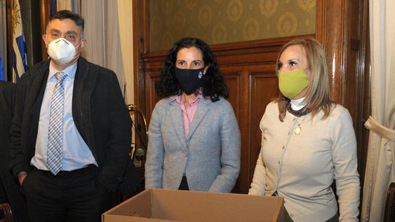 Poder Ejecutivo remitió el proyecto de ley de Presupuesto al Poder Legislativo. Foto: Presidencia Poder Ejecutivo remitió el proyecto de ley de Presupuesto al Poder Legislativo. Foto: Presidencia