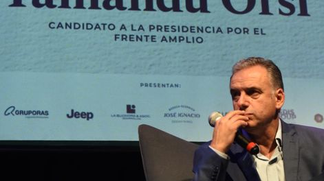 Yamandú Orsi, durante el ciclo Desayunos Candidatos de Búsqueda