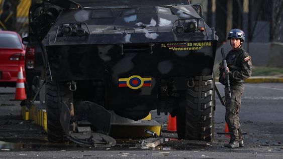 Efectivos de la Guardia Nacional de Venezuela en la entrada del Fuerte Tiuna, el complejo militar más grande del país. Efectivos de la Guardia Nacional de Venezuela en la entrada del Fuerte Tiuna, el complejo militar más grande del país.