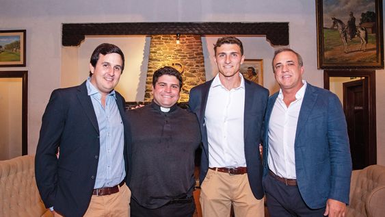 Presidente de la Asociación Civil Cireneos Juan Manuel Otegui junto a los colaboradores Juan Andrés Gordo Verde, James Mc Cubbin y Sebastián Sánchez
