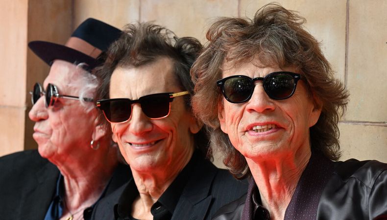 Keith Richards, Ron Wood y Mick Jagger en el lanzamiento de su nuevo disco, en el Hackney Empire de Londres. Foto: Daniel Leal, AFP