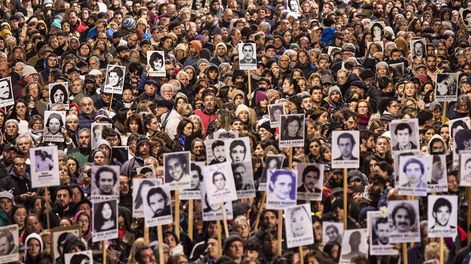 Búsqueda | Marcha del Silencio en 18 de julio. Foto: Sofía Torres