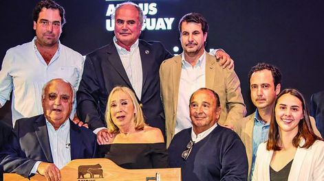 Andrés Peñagaricano, Álvaro Díaz Nadal y Rodrigo Fernández (arriba), Juan Pablo Pérez, Raúl Irazábal, Rosario Goyeneche, Nazario Irazábal, Raúl María Irazábal, Soledad Ihlenfeld y Lucas Gremminger (abajo).