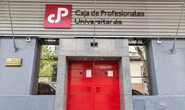 La Caja de Profesionales busca una solución para sus problemas financieros