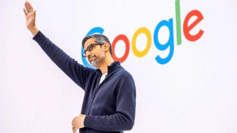 El director ejecutivo de Google, Sundar Pichai, se dirige a la multitud durante la conferencia anual de desarrolladores I/O de la compañía en Mountain View, California, el martes