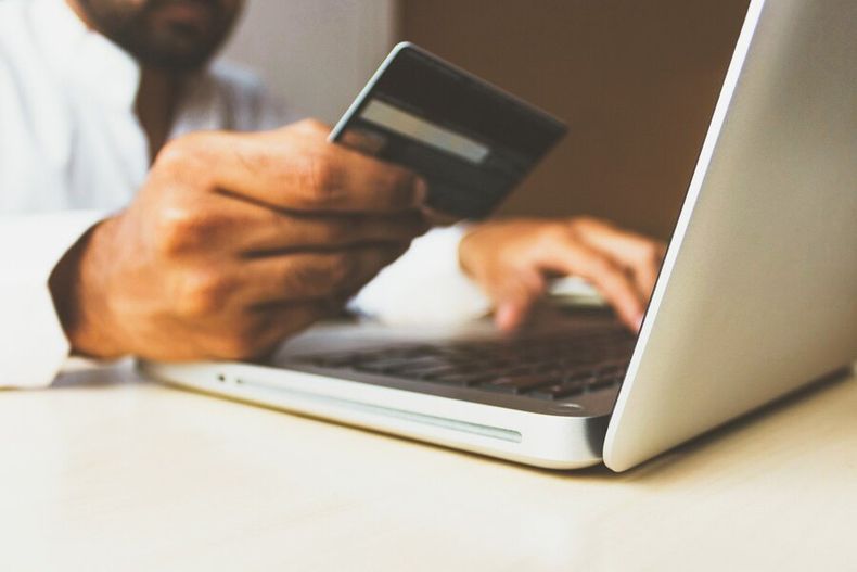 Los pagos electrónicos siguieron en aumento, a la vez que retroceden los más tradicionales