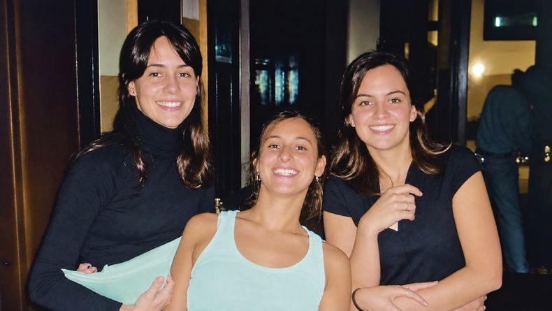 Malena Castaldi, Viviana Ruggiero y Romina Andrioli cuando estudiaban en la Facultad de Comunicación de la UCU.