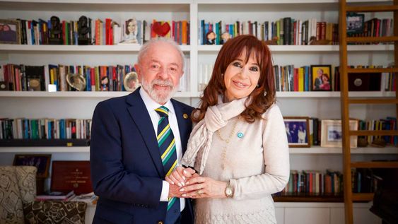 El presidente brasileño Lula da Silva visitó a la expresidenta argentina Cristina Fernández en su casa en Buenos Aires