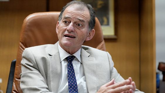 Guido Manini Ríos durante la entrevista con Búsqueda. Foto: Javier Calvelo / adhocFOTOS Guido Manini Ríos durante la entrevista con Búsqueda. Foto: Javier Calvelo / adhocFOTOS