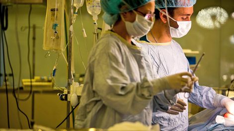 Cirugía en block quirúrgico del Hospital Maciel