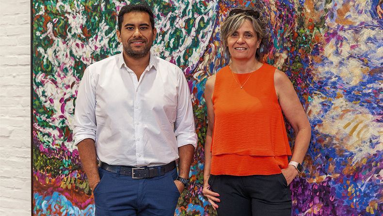  Andrés Viana, encargado de la Oficina de Turismo de Durazno, con la coordinadora general de la Intendencia de Durazno Sonia Martínez 