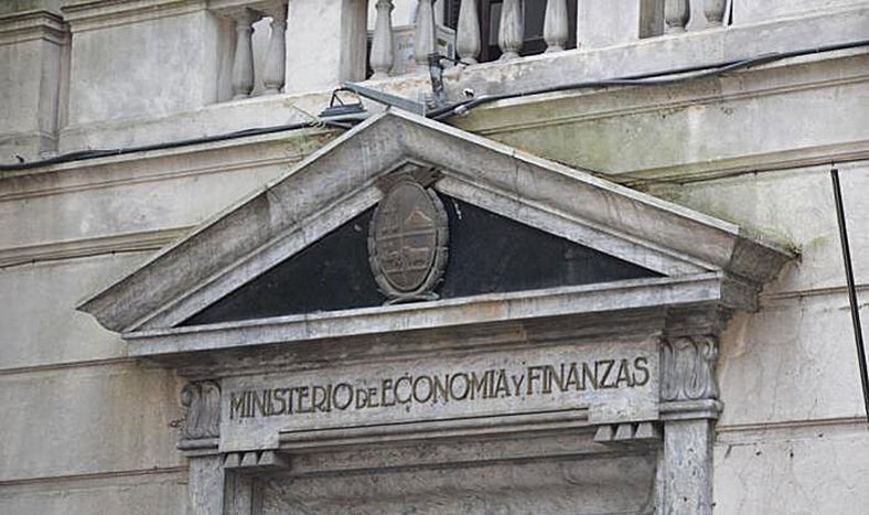 Las finanzas públicas tuvieron un deterioro en los 12 meses a marzo. Foto: MEF