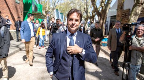 Luis Lacalle Pou en la Rural del Prado. Foto: Mauricio Zina / adhocFOTOS