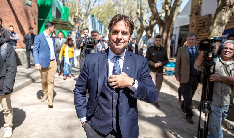 Luis Lacalle Pou en la Rural del Prado. Foto: Mauricio Zina / adhocFOTOS