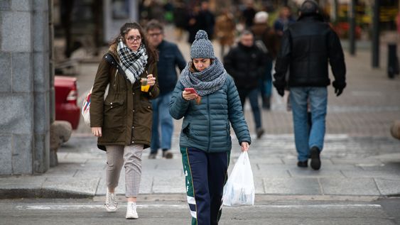 La mayoría de las personas confía en que sus datos personales están protegidos por bancos, pero no así por las redes sociales. La mayoría de las personas confía en que sus datos personales están protegidos por bancos, pero no así por las redes sociales.