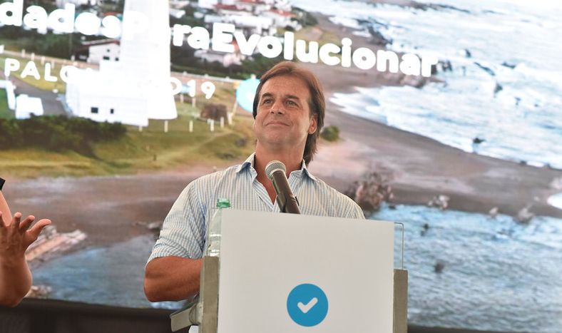 imagen de Lacalle Pou y un mensaje a dos bandas en La Paloma: mostró  estructura para la interna y  equipo técnico para el gobierno