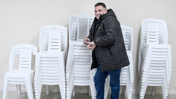 Alejandro Astesiano durante acto de Luis Lacalle Pou, en la sede de la FOEB en Montevideo, octubre de 2019. Foto: Javier Calvelo / adhocFOTOS Alejandro Astesiano durante acto de Luis Lacalle Pou, en la sede de la FOEB en Montevideo, octubre de 2019. Foto: Javier Calvelo / adhocFOTOS