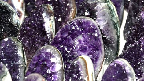 imagen de Cae producción de piedras semipreciosas por menor demanda china