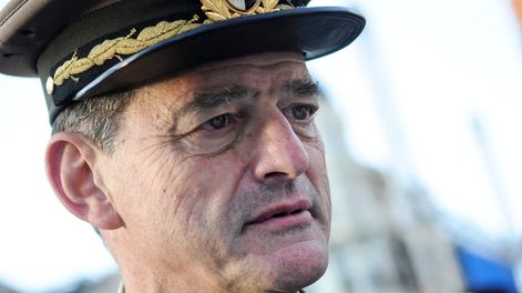 El general Guido Manini Ríos en la plaza Independencia, en diciembre de 2017