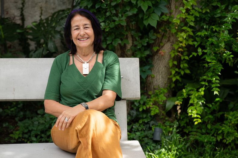 La escritora Cecilia Ríos publicó ‘Caballo regalado’, su último libro ...