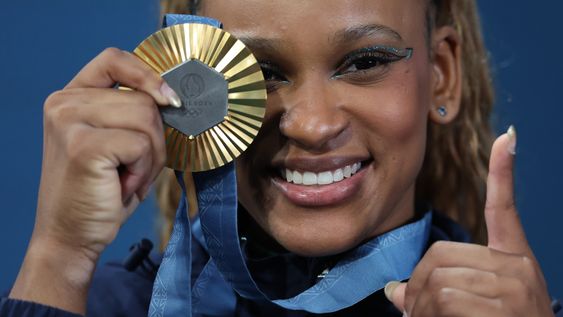rebeca andrade, la rival a quien simone biles ya traspaso su corona