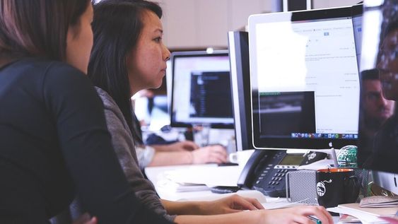 Las mujeres ocupan 24% de los cargos en el área de tecnologías de la información Las mujeres ocupan 24% de los cargos en el área de tecnologías de la información