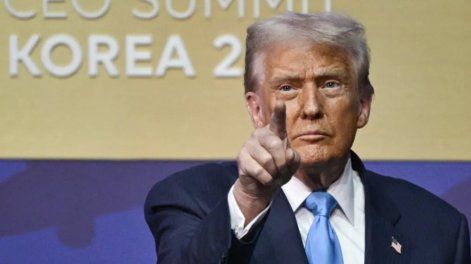 Donald Trump habla durante la Cumbre de Directores Ejecutivos de la Cooperación Económica Asia-Pacífico (APEC) en el Centro de Artes de Gyeongju, en Gyeongju, el 29 de octubre de 2025.